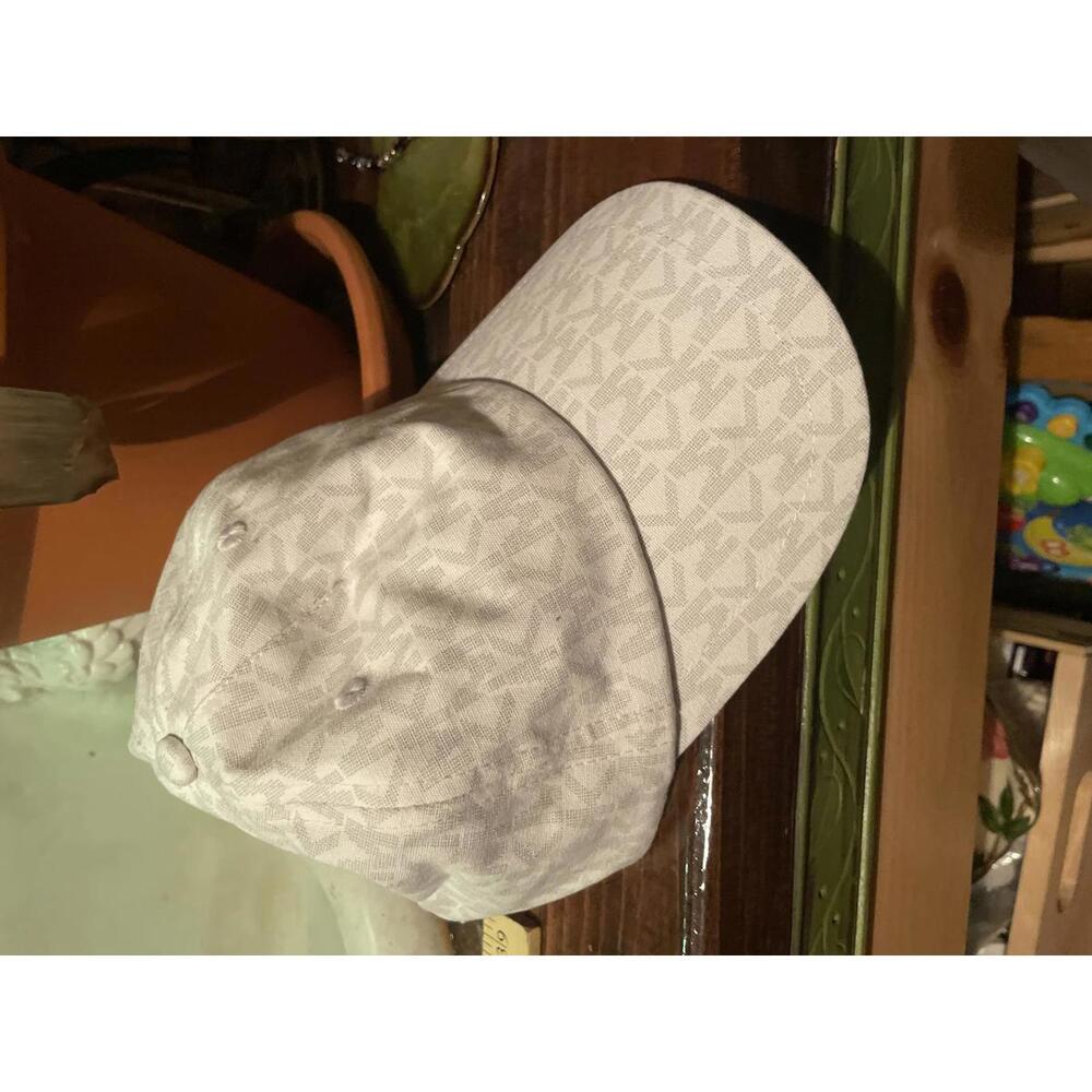 MICHAEL KORS MK Logo Baseball Cap White/Grey MK Logo Adjustable